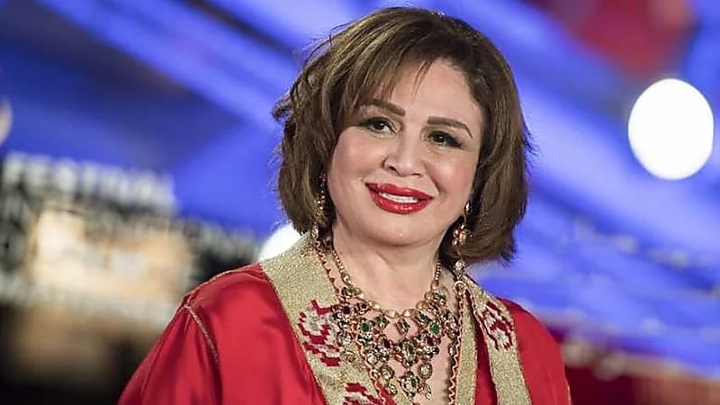 إلهام شاهين تطالب بمنع تصوير الفنانين في العزاء والجنازات