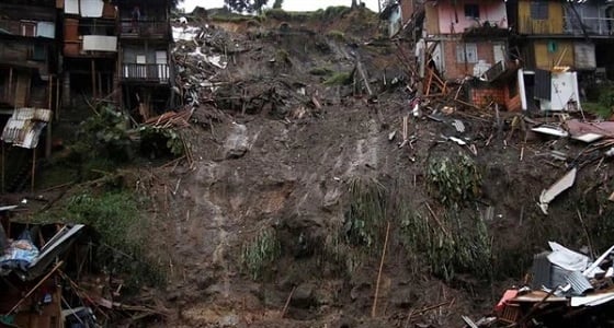 مقتل 31 شخصا في انهيار أرضي شرق أوغندا