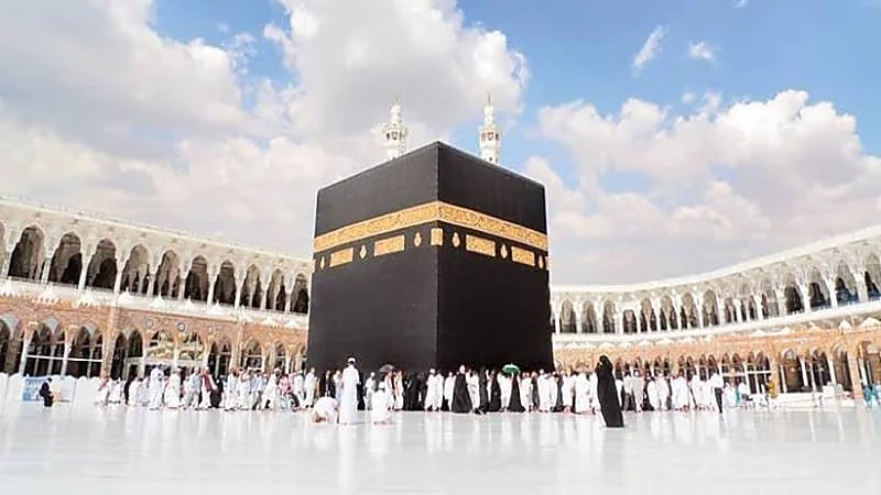 الحج والعمرة: يلزم إحضار ما يثبت أن الحاج القادم من الخارج أخذ التطعيم