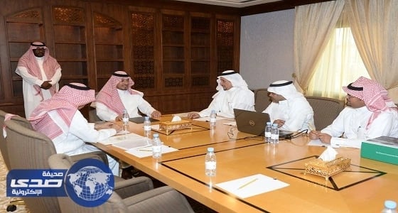 نائب أمير منطقة عسير يطلع على مشروع الاقتصاد البحري