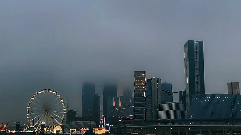 فيديو.. أمطار الخير تزين شوارع الرياض