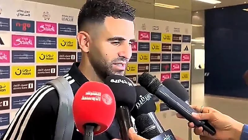 ردة فعل غاضبة من محرز على أحد الإعلاميين .. فيديو