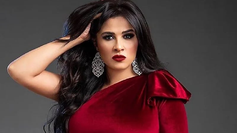 صورة ياسمين عبدالعزيز مع زوجها تثير ضجة بين جمهورها 