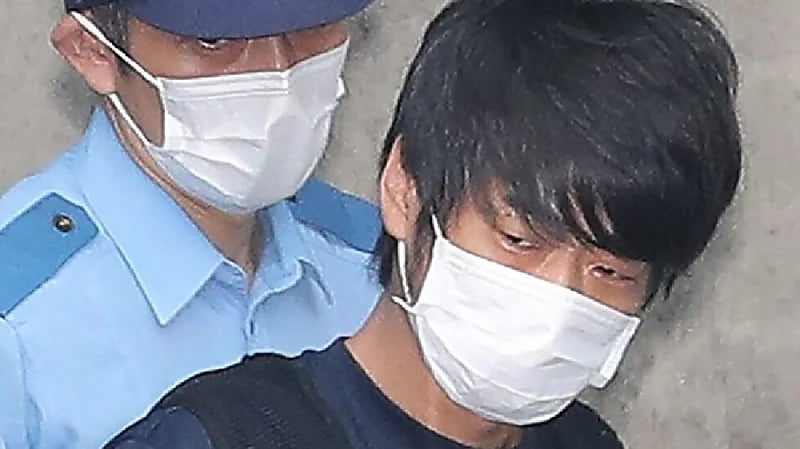 جسم مشبوه يتسبب بإلغاء محاكمة المشتبه بقتل شينزو آبي