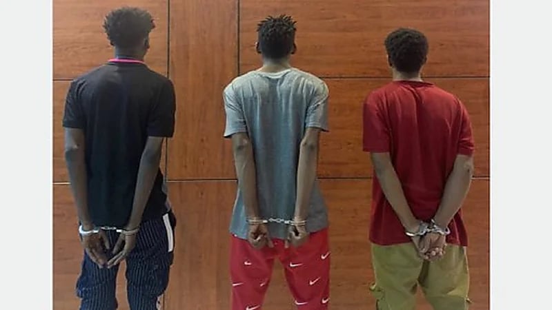 ضبط 3 أشخاص ارتكبوا حوادث سلب في الرياض