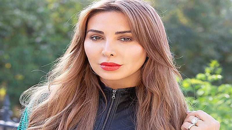 "جويل" تكشف موقفها بعد نظرات غير مريحة بين زوجها وموظفة