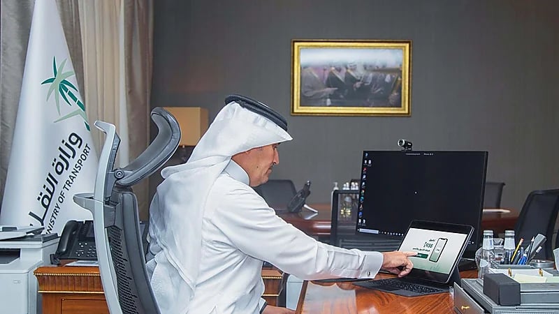 وزير النقل والخدمات اللوجستية يدشّن تطبيق 938