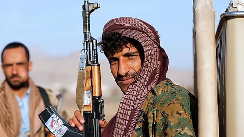 مليشيا الحوثي الإرهابية تمنع صيانة سيارات النساء دون محرم!