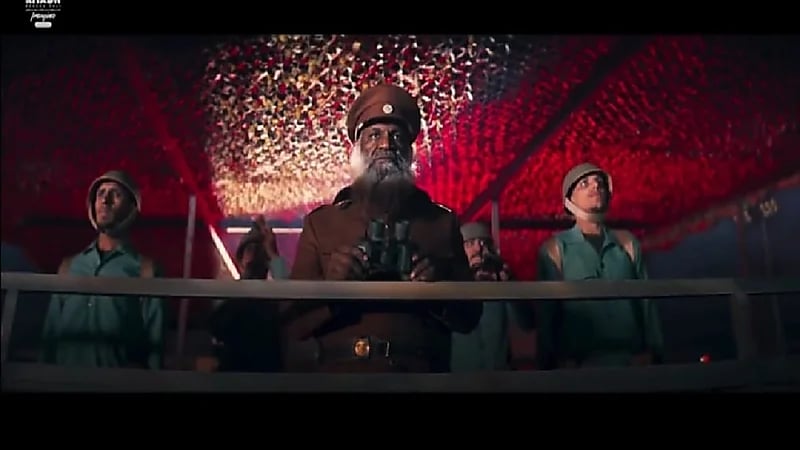 الكلباني تعليقاً على نجاح إعلان "كومبات فيلد": "ظنك يمدي أروح لهوليوود"