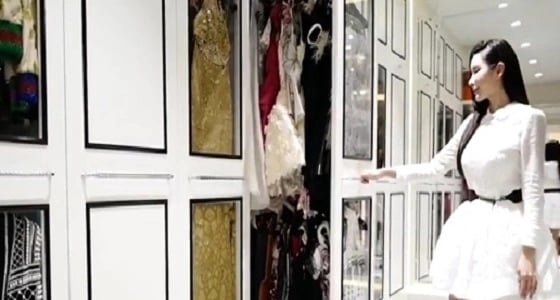 بالفيديو.. دولاب سيدة أعمال في حجم الشقة يخطف الأنظار