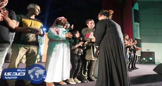 هيا الشعيبي تعتذر لفايز المالكي بباقة ورود‎