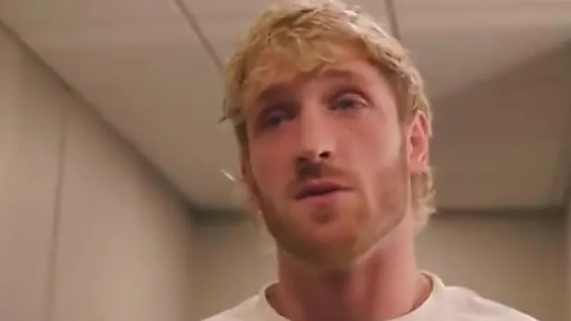 ‏لوغان بول يعلن أنه ممنوع من دخول مصر بعد محاولته زيارة الأهرامات .. فيديو