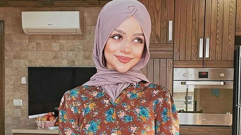 شيف لبنانية شهيرة تعلن خطبتها.. فيديو