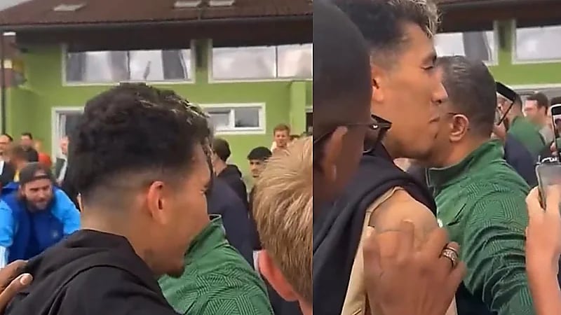 معجب يلمس فيرمينو عدة مرات عقب المباراة واللاعب ينتبه: أنا حقيقي أخي .. فيديو