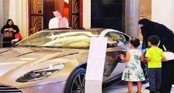 ارتفاع معدل زيارة السيدات لمعارض السيارات الفخمة بالمملكة