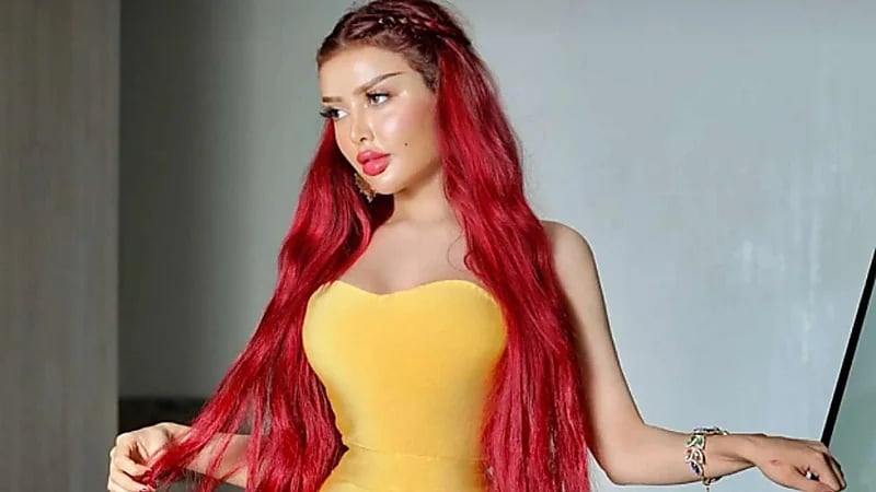 مروج الرحيلي تضج أنوثة بالأصفر في أحدث ظهور .. صور