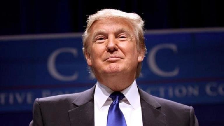 بعد أداء اليمين الدستورية: ترامب ينتقل إلي الحساب الرئاسي في تويتر