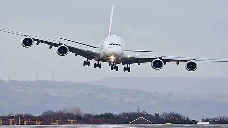 طائرة أمريكية تهبط اضطراريًا بسبب راكب مشاغب