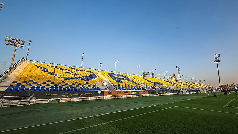 النصر يطلب حكامًا أجانب لمواجهة الاتحاد