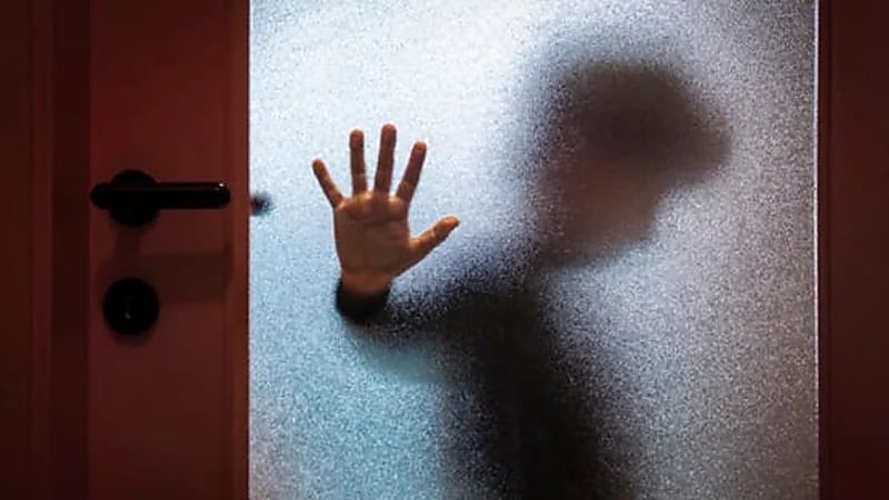 اتهام ممرضة بالاعتداء الجنسي على أطفال وقاصرين