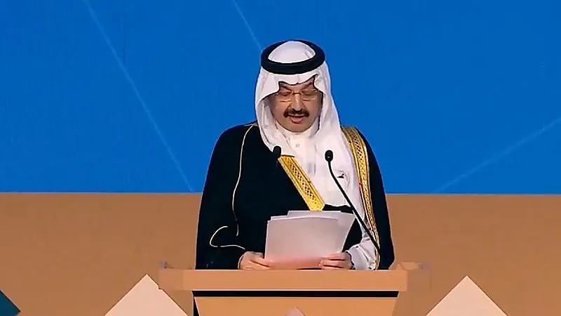 أمير عسير: تنفيذ مشاريع على أرض الواقع بقيمة 25 مليار ريال.. فيديو