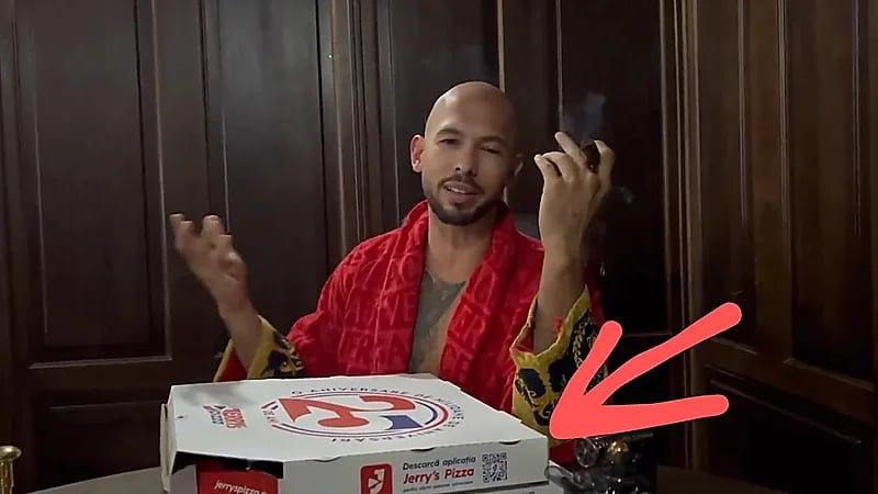 بالفيديو.. ضبط بلوجر شهير بسبب علبة بيتزا