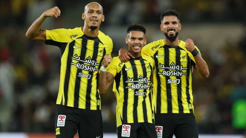 الشباب يفاوض الاتحاد لاستعارة فقيهي