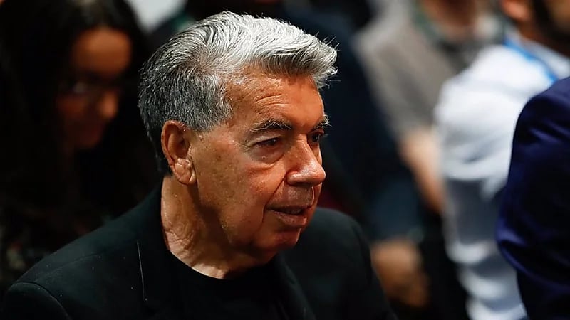 وفاة أسطورة التنس مانولو سانتانا