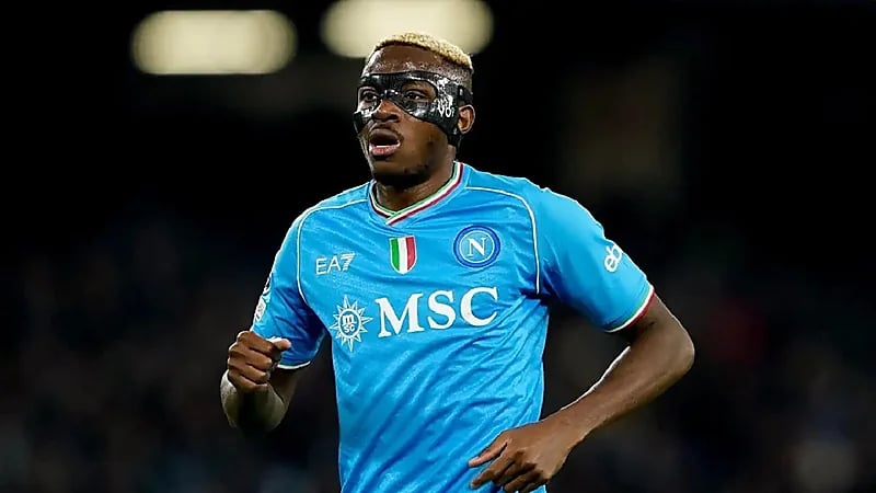 الأهلي يبدي استعداده لدفع الشرط الجزائي بصفقة أوسيمين