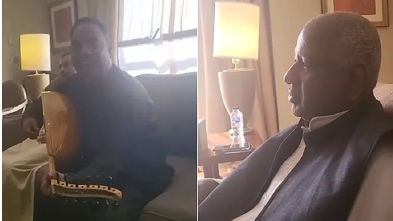 شاهد.. ماجد عبدالله يتأثر بأغنية غناها محب له