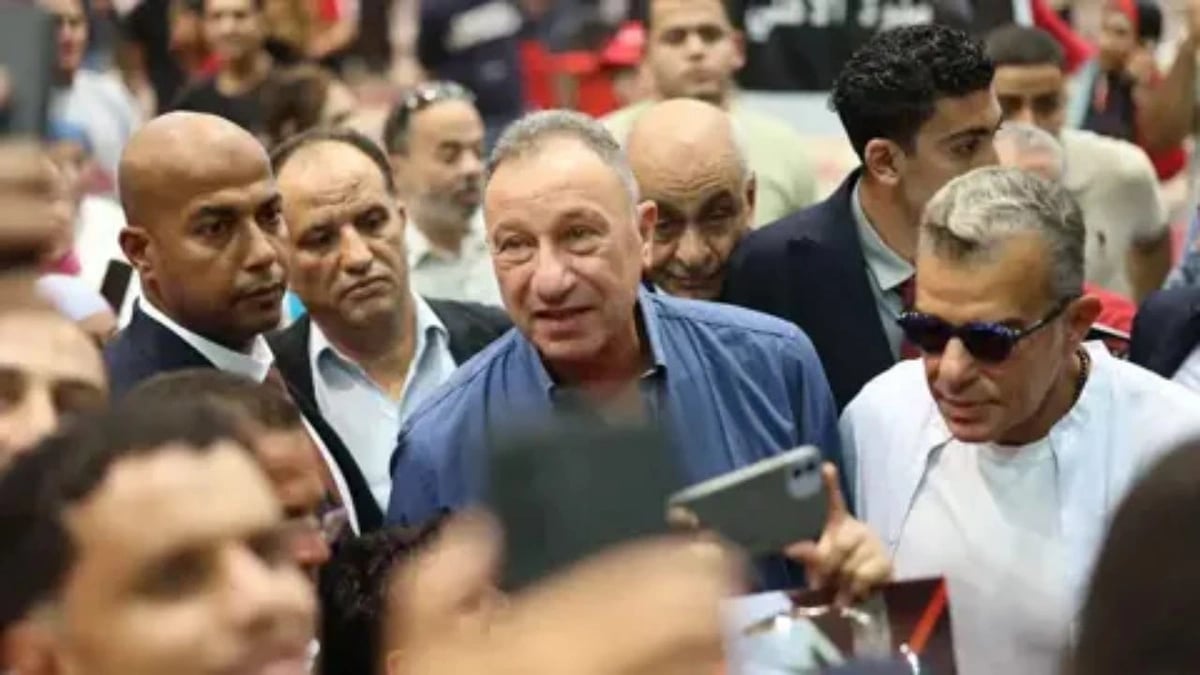 ظهور محمود الخطيب بآثار جراحة يثير قلق جماهير الأهلي المصري