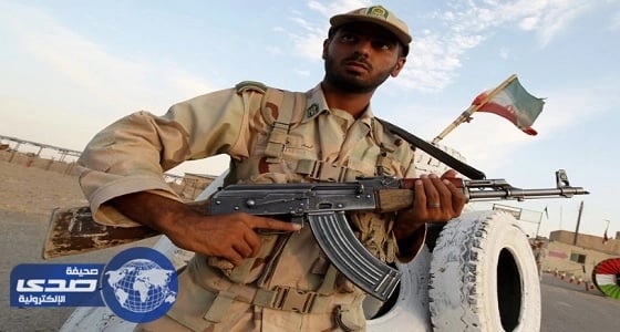 جندي إيراني يقتل ويصيب 9 من زملائه