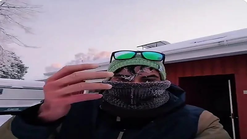 شاب يحذر من خطر البرد القارس بعد إصابة خطيرة في فنلندا .. فيديو