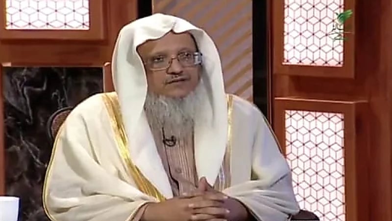 بالفيديو.. حكم الصلاة خلف من يلحن في قراءة القرآن