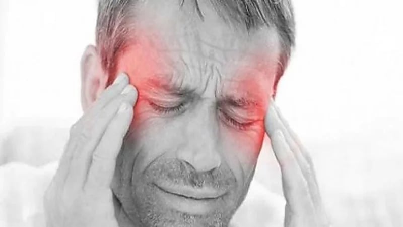 بالفيديو.. استشاري يوضح أسباب الصداع وأعراضه