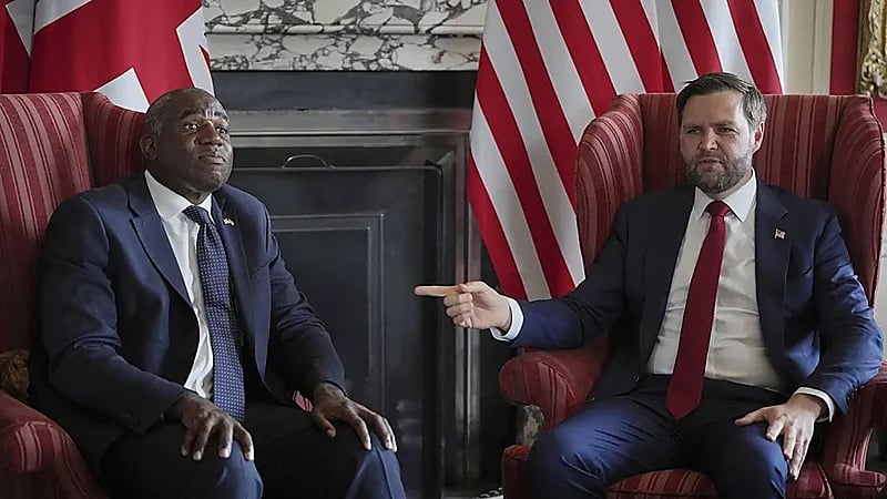 وزير الخارجية البريطاني يواجه غرامة بعد رحلة صيد مع نائب الرئيس الأمريكي