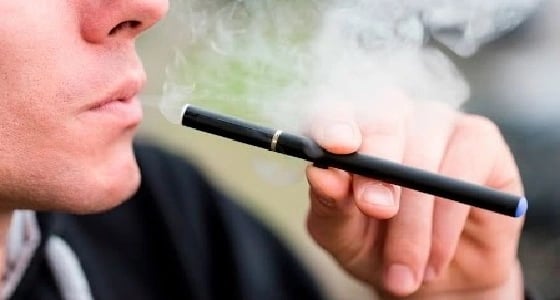 دراسة تكشف أضرار السجائر الإلكترونية.. وتؤكد: "لا تساعد على الإقلاع عن التدخين"