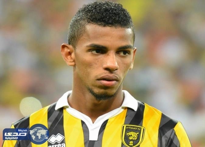 بالفيديو.. نجم الاتحاد يؤدي العرضة الجنوبية بحفل زفاف شقيقه