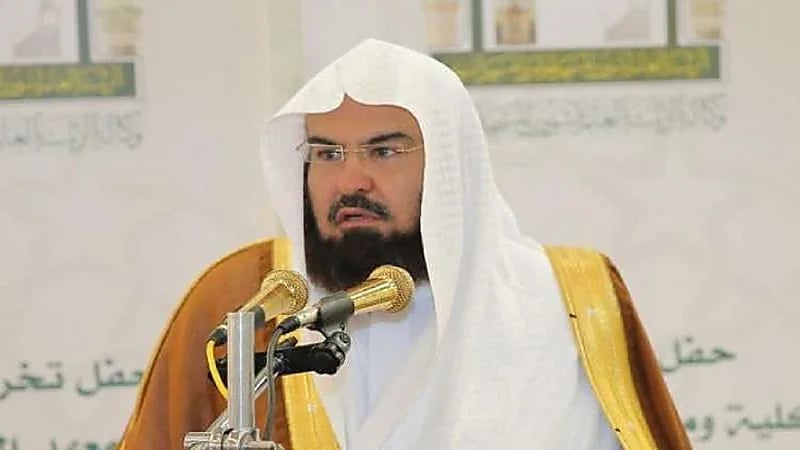 السديس يحث منسوبي شؤون الحرمين على سرعة أخذ لقاح كورونا