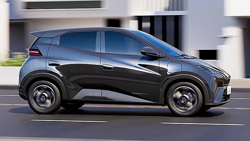 بالصور.. السيارة الصينية الصغيرة في طريقها لتكون الأعلى مبيعًا بالعالم