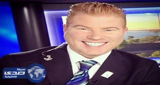 بالفيديو.. مفاجأة غير متوقعة لمذيع أثناء ظهوره على الهواء