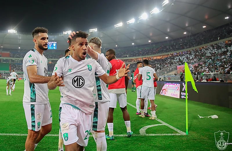 الأهلي يضاعف مكافآت الفوز أمام الطائي