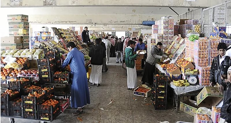 صورة قديمة لسوق الفاكهة بعتيقة