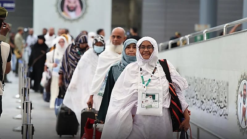 مغادرة أولى طلائع الحجاج من بنجلاديش ضمن مبادرة طريق مكة