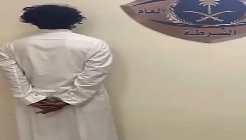 القبض على 3 مواطنين بعد الاعتداء وسلب عامل داخل استراحة بجدة