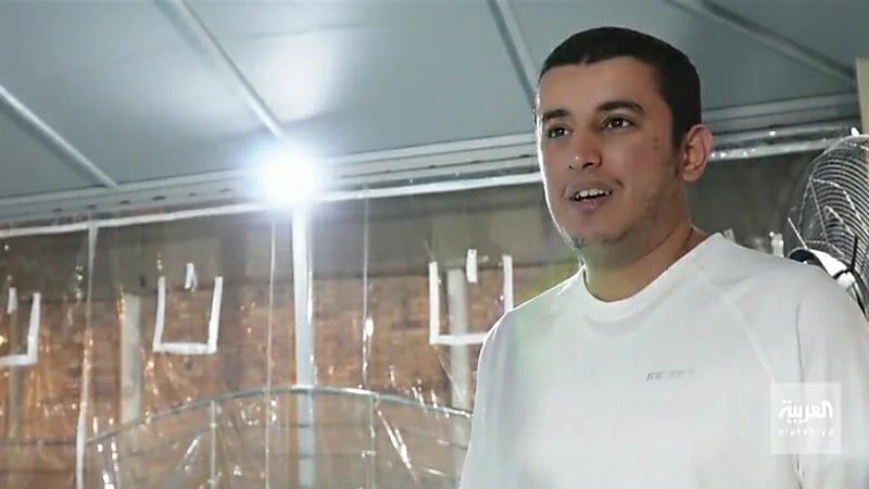 بالفيديو.. سعودي مصاب بالتوحد يحقق الذهبية في رياضة السباحة بلوس أنجلوس