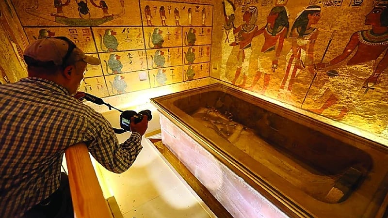 سر وجود طفلتين محنطتين في مقبرة توت عنخ آمون