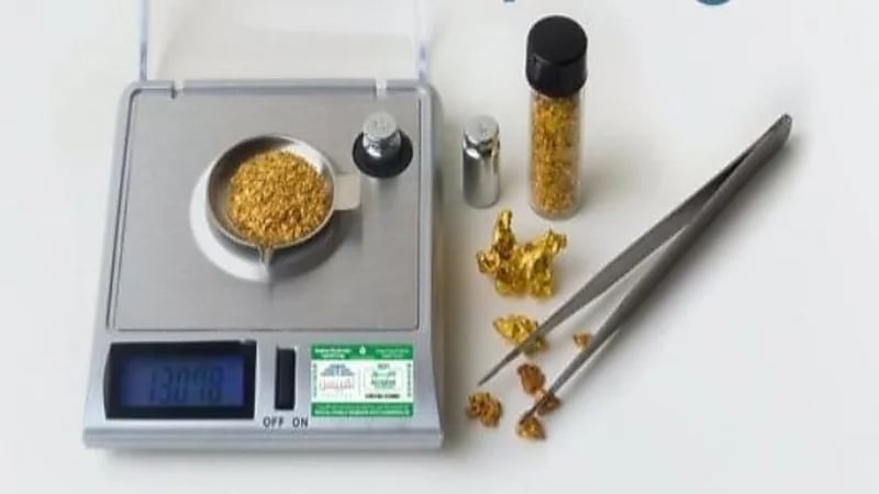 المواصفات توضح سر وجود ملصق تقييس على الميزان أثناء شراء الذهب