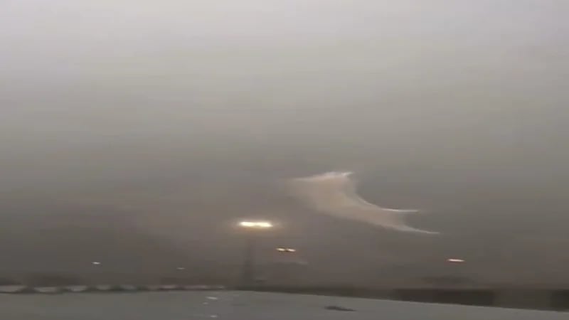 شاهد.. شدة العواصف التي تعرضت لها شرق أملج