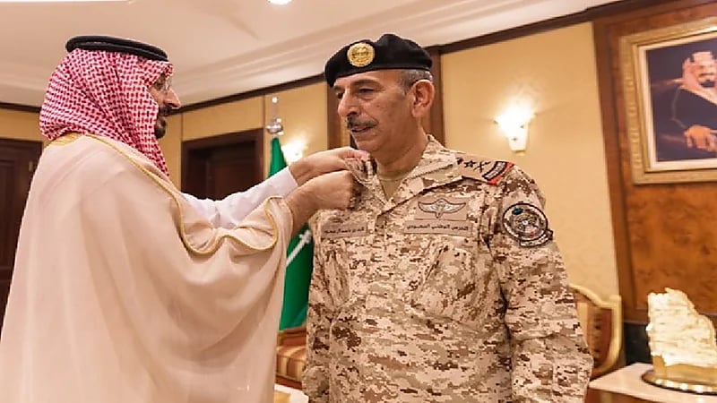 وزير الحرس الوطني يقلد الفريق نايف بن ماجد رتبته الجديدة